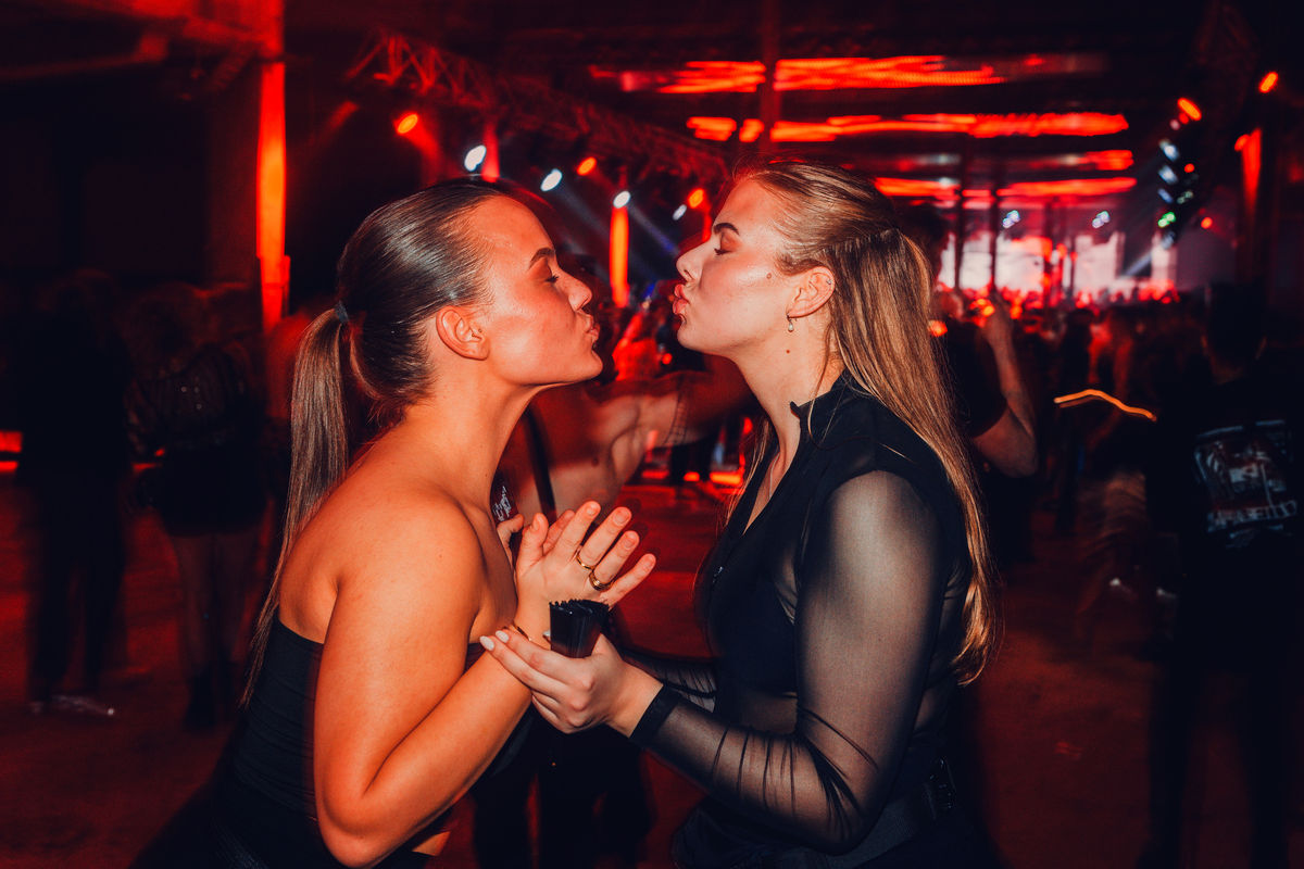 Loading... just a sec